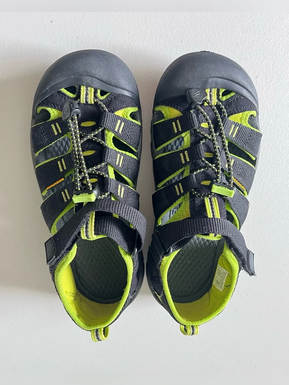 KEEN Newport H2 Big Kids Sandals Black Lime Green US 4